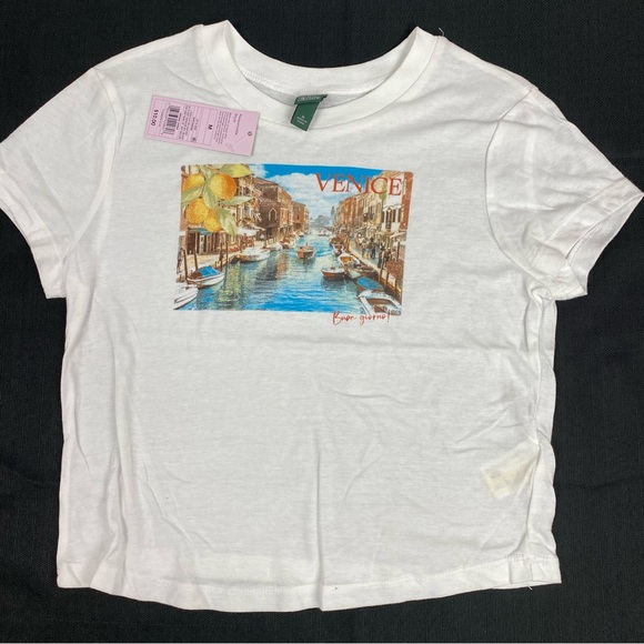 Universal Thread White Venice Graphic Tee - Picture 2 of 7